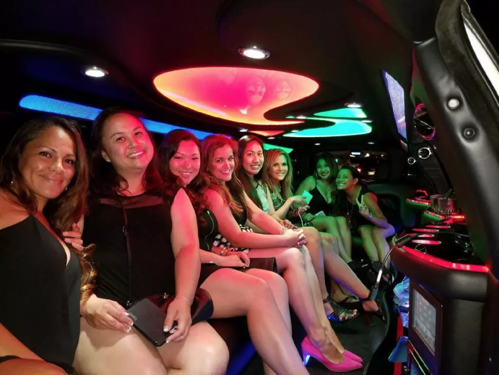 5 Hours Premium Graduation Package & Graduation Limo Services