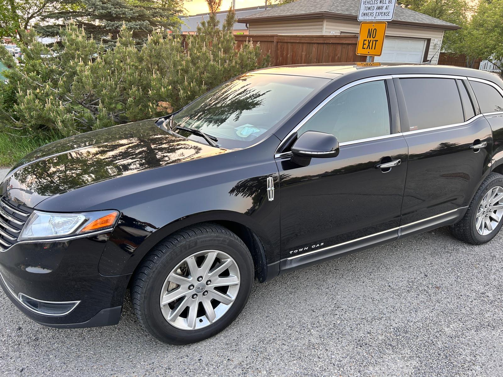 Airport Transfer Limo Service In Calgary | Alberta Limo